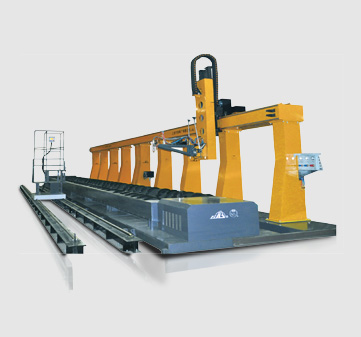 人生就是博官网CNCG系列大管径摩擦盘数控相贯线切割机