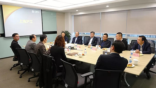 复旦大学治理学院院长陆雄文教授一行光临人生就是博官网参观领导