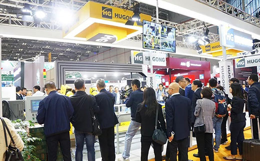 第二届进博会人生就是博官网意大利CEA展位人气爆棚