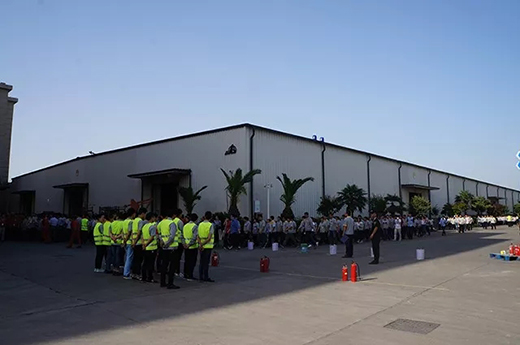 人生就是博官网成功进行2018年上半年消防分散演习